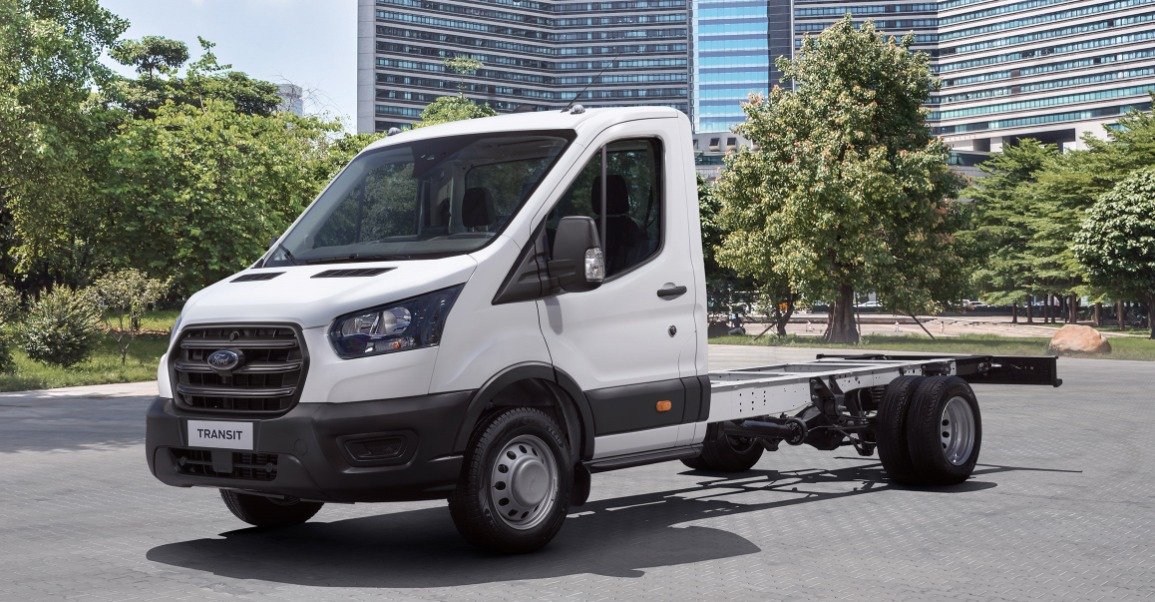 Transit chega em versão “chassi”