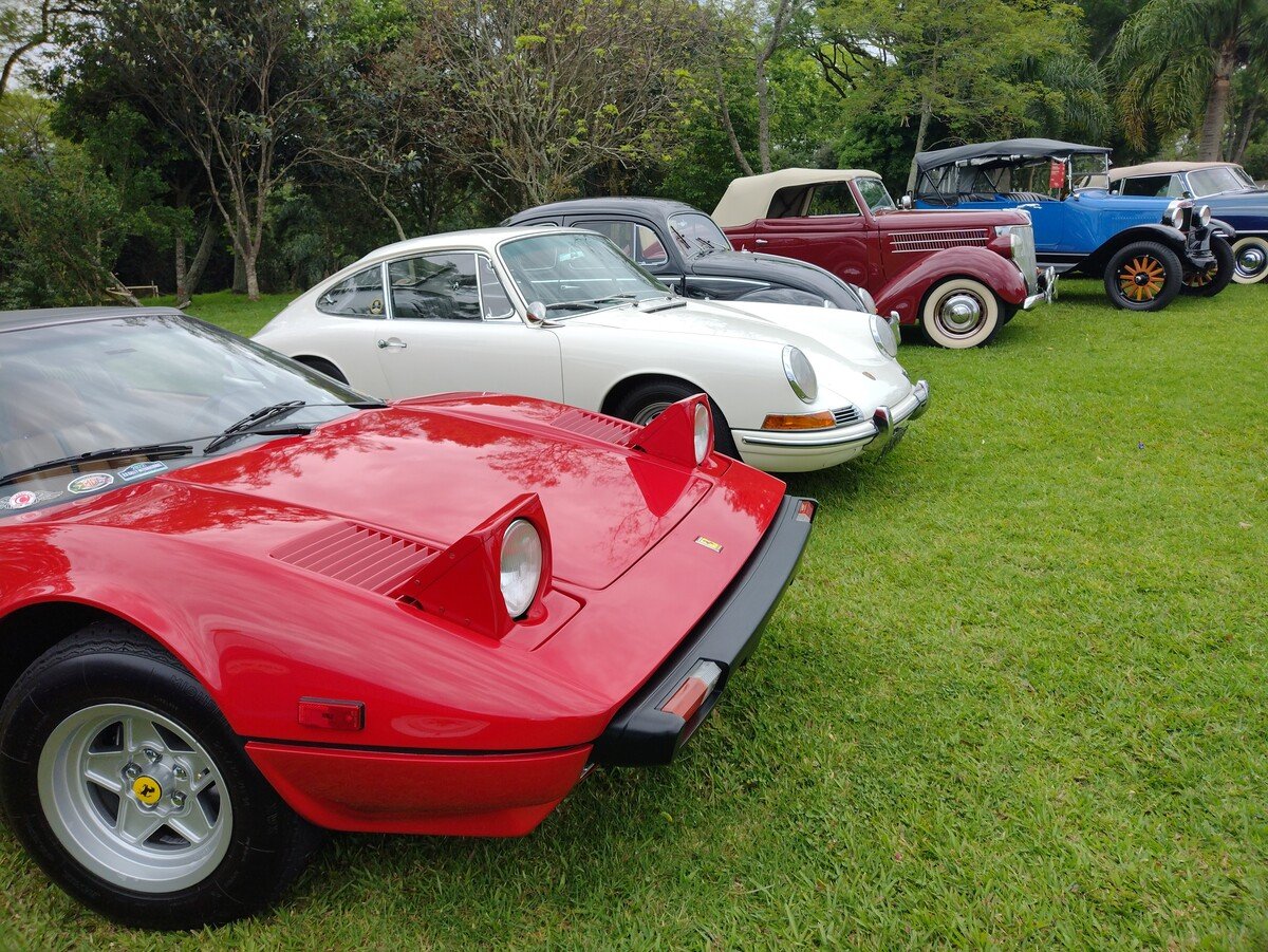 800 carros antigos reunidos em Bento Gonçalves