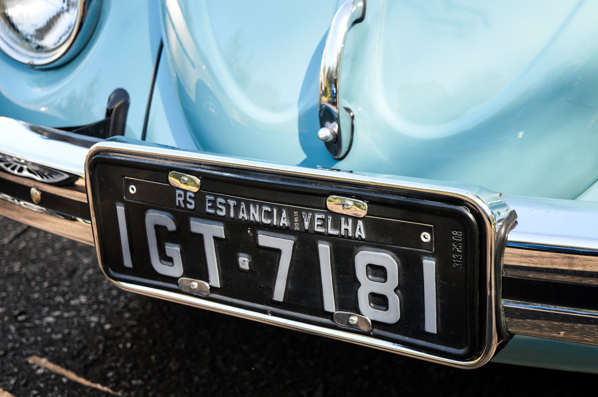 Carros e motos que podem receber placa preta em 2024