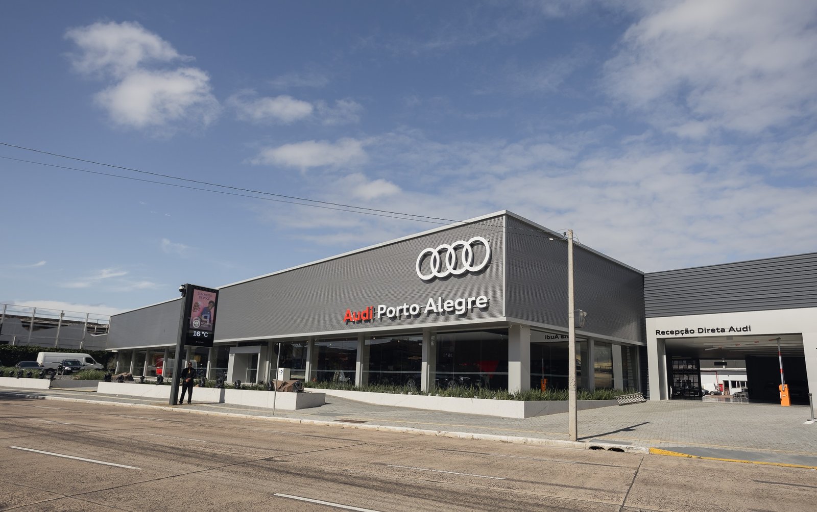 Concessionária Audi Porto Alegre reabre após quatro meses