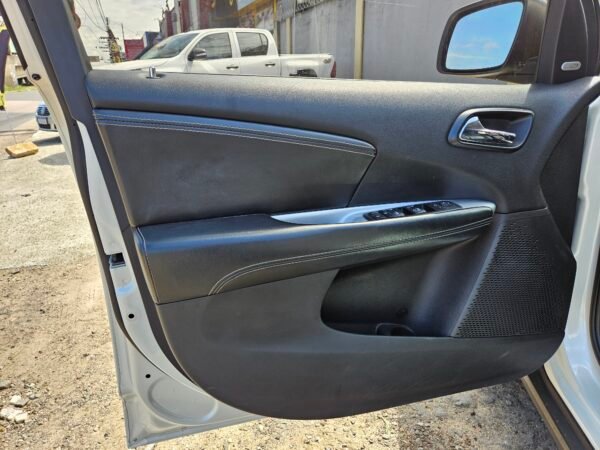 Dodge Journey SXT 3.6 V6 2014 - Image 27