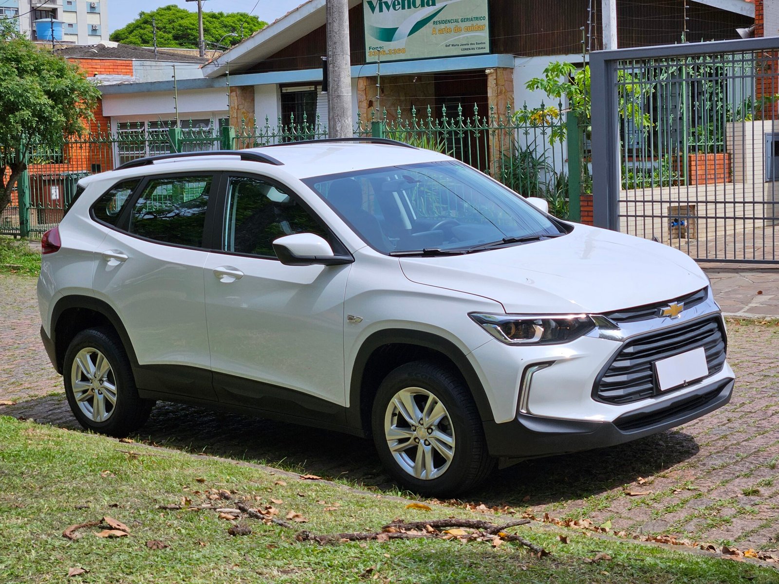 Tracker LT com 114 mil km vale?