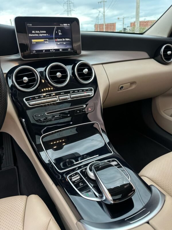 Mercedes-Benz C200 Avantgarde 2.0 Turbo 2016 - Image 6
